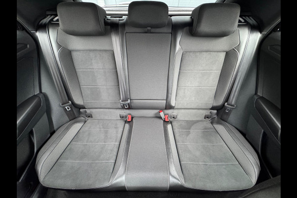 Volkswagen T-Roc 1.5 TSI * R-Line * Trekhaak * Camera achterzijde * Visueel Cockpit *