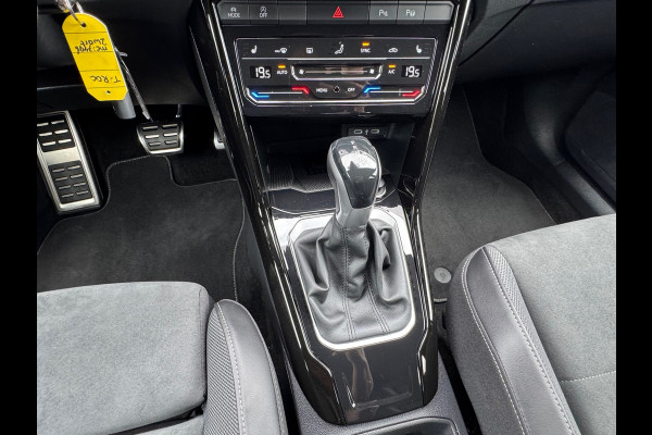 Volkswagen T-Roc 1.5 TSI * R-Line * Trekhaak * Camera achterzijde * Visueel Cockpit *