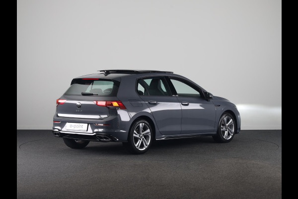Volkswagen Golf 1.5 eTSI R-Line 130 pk Automaat (DSG) | Navigatie | Panoramadak | Trekhaak (wegklapbaar) | Parkeersensoren | R-Line |