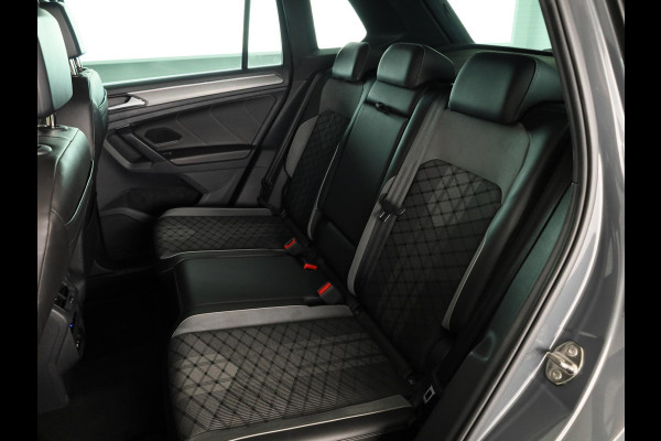 Volkswagen Tiguan 1.5 TSI R-Line Business 150 PK | Automaat ( DSG ) | Panoramadak | Camera | 20 Inch | Stoelverwarming