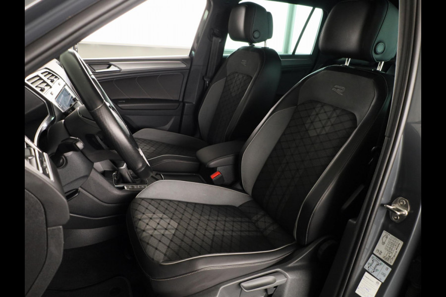 Volkswagen Tiguan 1.5 TSI R-Line Business 150 PK | Automaat ( DSG ) | Panoramadak | Camera | 20 Inch | Stoelverwarming