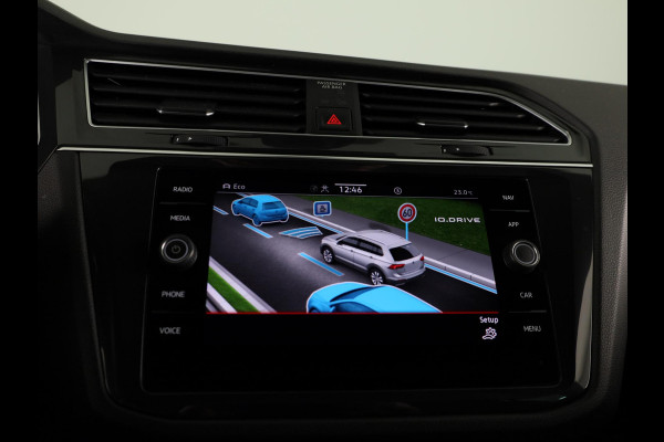 Volkswagen Tiguan 1.5 TSI R-Line Business 150 PK | Automaat ( DSG ) | Panoramadak | Camera | 20 Inch | Stoelverwarming