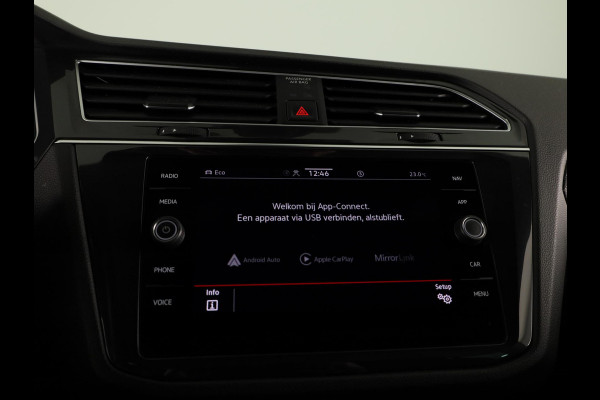 Volkswagen Tiguan 1.5 TSI R-Line Business 150 PK | Automaat ( DSG ) | Panoramadak | Camera | 20 Inch | Stoelverwarming