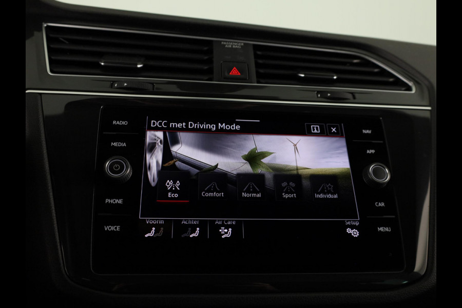 Volkswagen Tiguan 1.5 TSI R-Line Business 150 PK | Automaat ( DSG ) | Panoramadak | Camera | 20 Inch | Stoelverwarming