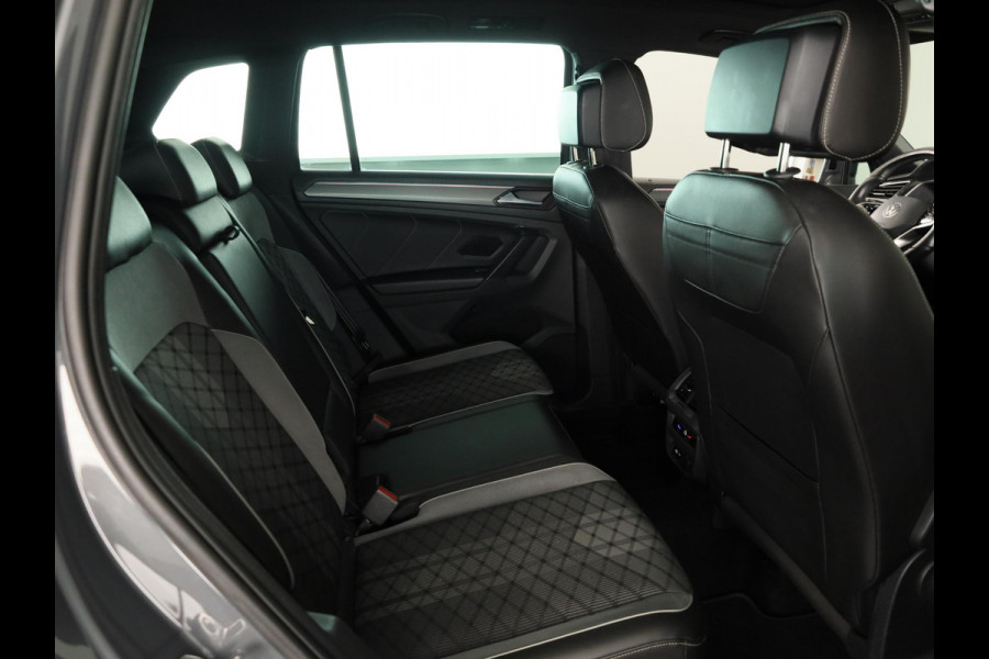 Volkswagen Tiguan 1.5 TSI R-Line Business 150 PK | Automaat ( DSG ) | Panoramadak | Camera | 20 Inch | Stoelverwarming
