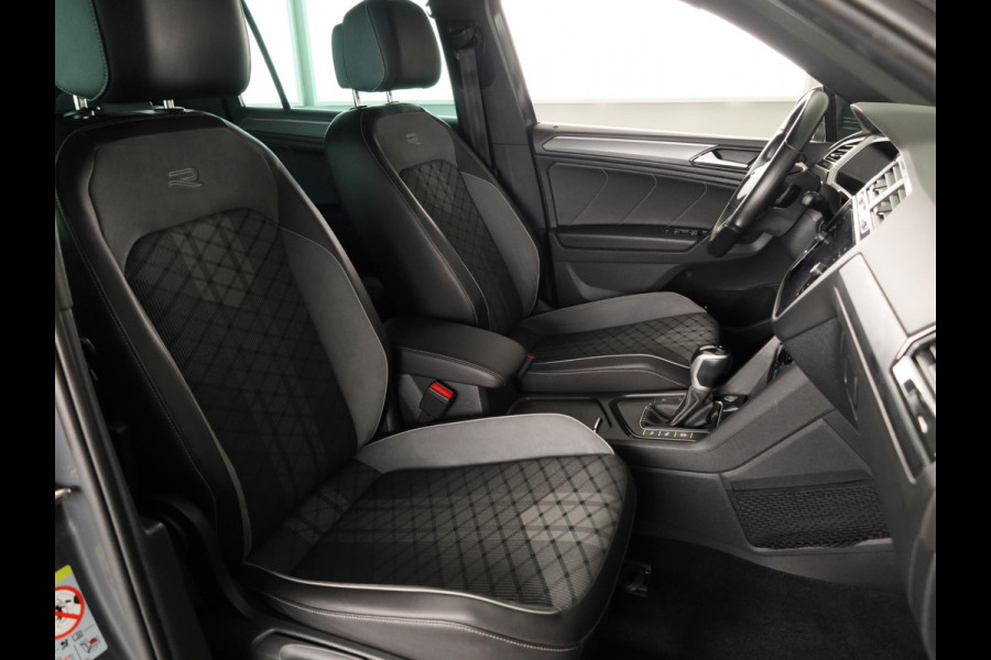 Volkswagen Tiguan 1.5 TSI R-Line Business 150 PK | Automaat ( DSG ) | Panoramadak | Camera | 20 Inch | Stoelverwarming