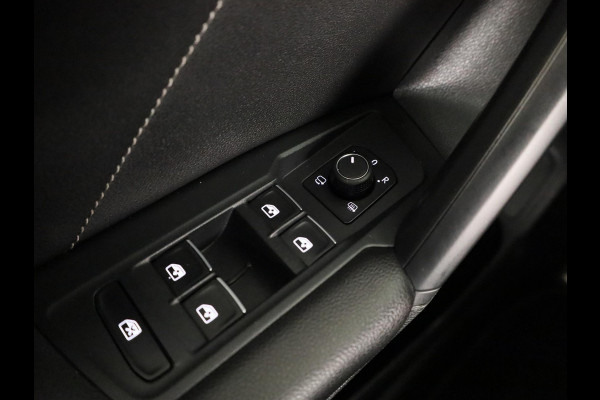 Volkswagen Tiguan 1.5 TSI R-Line Business 150 PK | Automaat ( DSG ) | Panoramadak | Camera | 20 Inch | Stoelverwarming
