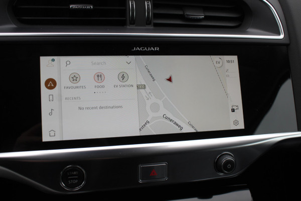 Jaguar I-PACE EV320 SE Business Pack 90 kWh / SoH 89.7% / 3fase Laden / Trekhaak / Panoramadak / 360Camera / Leder / 20'' / Meridian / Keyless / Stuur+Stoelverwarming / Dodehoek / DAB / Cruise Control