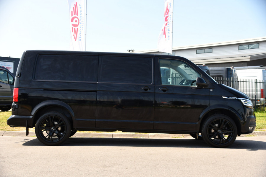 Volkswagen Transporter 2.0 TDI L2H1 30 Bulli Virtual, Adaptieve Cruise, Carplay, LED, Stoelverwarming, Standkachel, Trekhaak, Automaat, Multimedia, 150pk, Uniek!