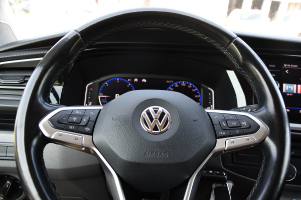 Volkswagen Transporter 2.0 TDI L2H1 30 Bulli Virtual, Adaptieve Cruise, Carplay, LED, Stoelverwarming, Standkachel, Trekhaak, Automaat, Multimedia, 150pk, Uniek!