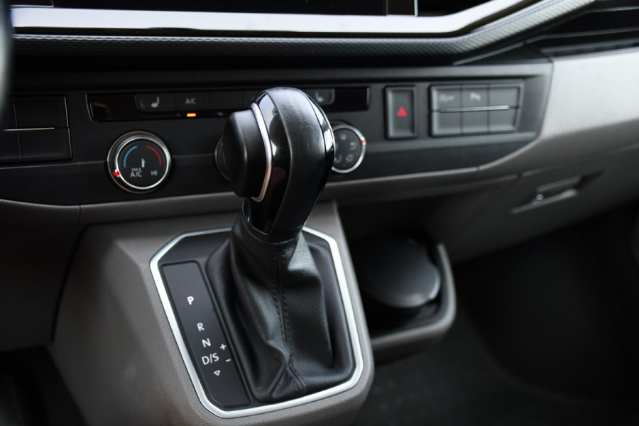 Volkswagen Transporter 2.0 TDI L2H1 30 Bulli Virtual, Adaptieve Cruise, Carplay, LED, Stoelverwarming, Standkachel, Trekhaak, Automaat, Multimedia, 150pk, Uniek!