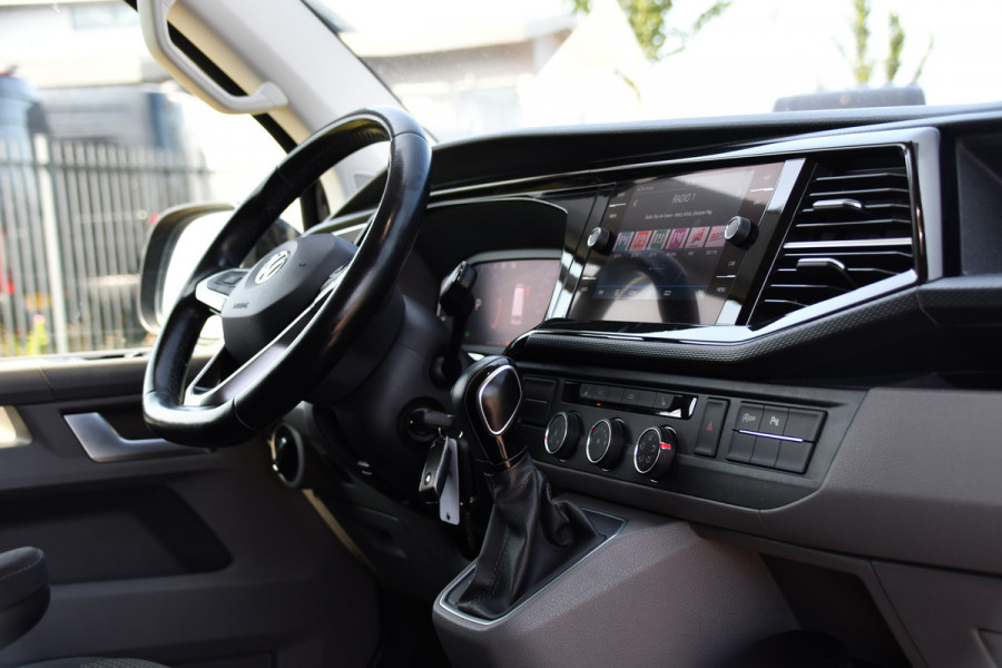 Volkswagen Transporter 2.0 TDI L2H1 30 Bulli Virtual, Adaptieve Cruise, Carplay, LED, Stoelverwarming, Standkachel, Trekhaak, Automaat, Multimedia, 150pk, Uniek!