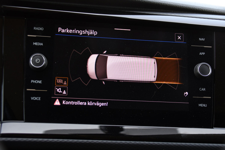 Volkswagen Transporter 2.0 TDI L2H1 30 Bulli Virtual, Adaptieve Cruise, Carplay, LED, Stoelverwarming, Standkachel, Trekhaak, Automaat, Multimedia, 150pk, Uniek!