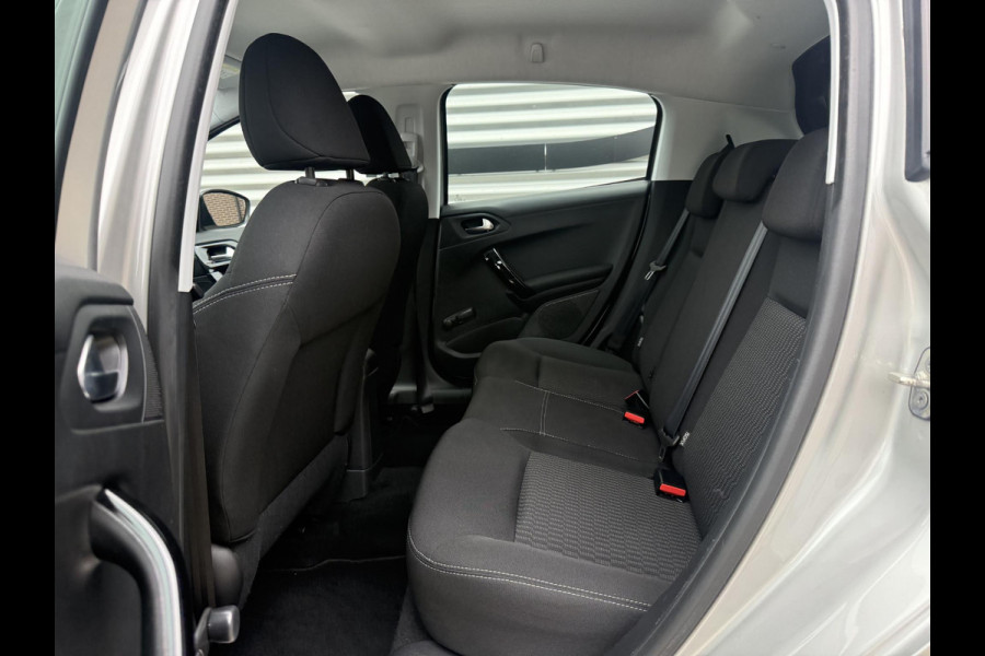 Peugeot 208 1.2 PureTech Blue Lion 2e Eigenaar|Carplay|Cruise|PDC|Navi|Airco|Elek ramen|N.A.P|APK tot 07-2027