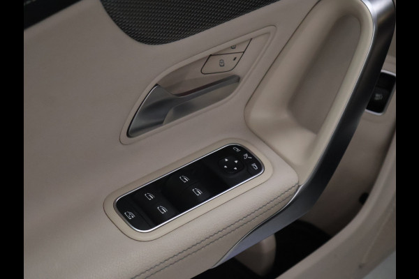 Mercedes-Benz CLA-Klasse Shooting Brake 200 Business Solution Luxury [SCHUIFKANTELDAK, SFEERVERLICHTING, TREKHAAK UITKLAPBAAR, MEMORY SEATS, BURMESTER, APPLE CARPLAY, ANDROID, STOELVERWARMING, CAMERA, VOL LEDER, CRUISE, CLIMATE, NIEUWSTAAT]