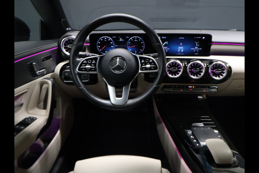 Mercedes-Benz CLA-Klasse Shooting Brake 200 Business Solution Luxury [SCHUIFKANTELDAK, SFEERVERLICHTING, TREKHAAK UITKLAPBAAR, MEMORY SEATS, BURMESTER, APPLE CARPLAY, ANDROID, STOELVERWARMING, CAMERA, VOL LEDER, CRUISE, CLIMATE, NIEUWSTAAT]