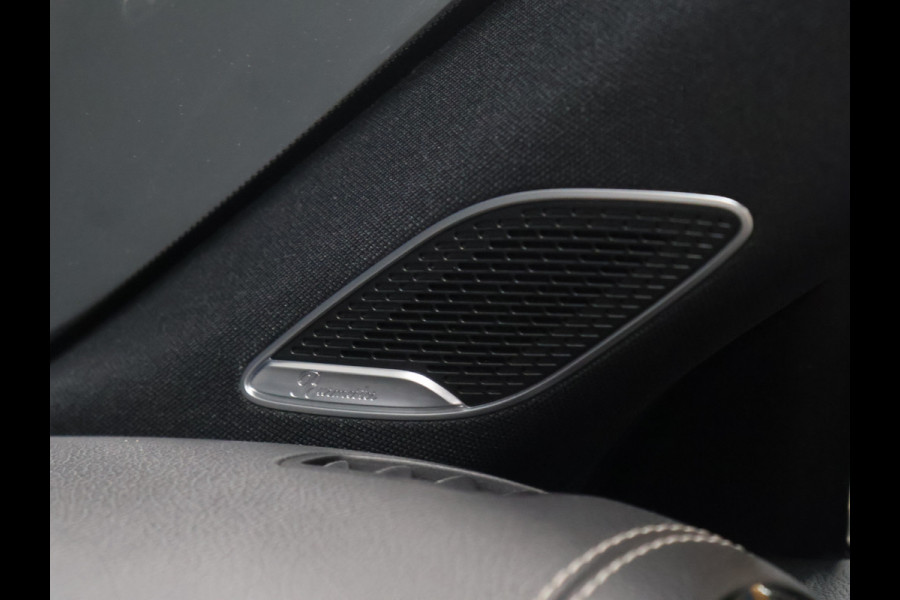 Mercedes-Benz CLA-Klasse Shooting Brake 200 Business Solution Luxury [SCHUIFKANTELDAK, SFEERVERLICHTING, TREKHAAK UITKLAPBAAR, MEMORY SEATS, BURMESTER, APPLE CARPLAY, ANDROID, STOELVERWARMING, CAMERA, VOL LEDER, CRUISE, CLIMATE, NIEUWSTAAT]