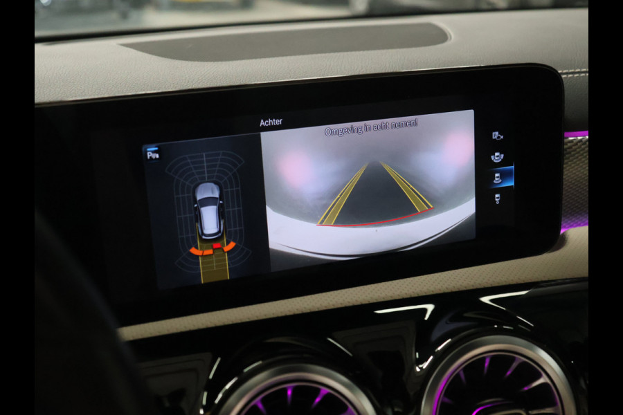 Mercedes-Benz CLA-Klasse Shooting Brake 200 Business Solution Luxury [SCHUIFKANTELDAK, SFEERVERLICHTING, TREKHAAK UITKLAPBAAR, MEMORY SEATS, BURMESTER, APPLE CARPLAY, ANDROID, STOELVERWARMING, CAMERA, VOL LEDER, CRUISE, CLIMATE, NIEUWSTAAT]