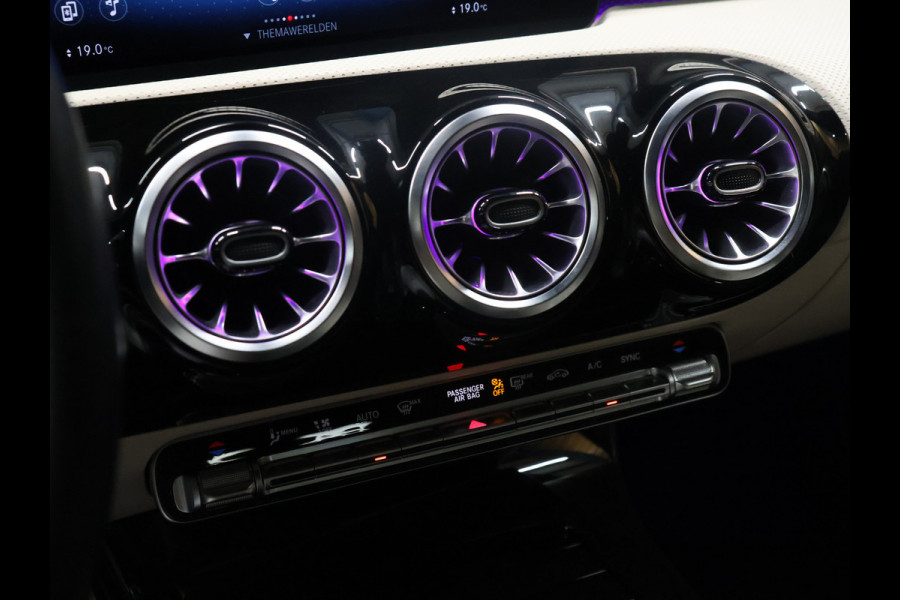 Mercedes-Benz CLA-Klasse Shooting Brake 200 Business Solution Luxury [SCHUIFKANTELDAK, SFEERVERLICHTING, TREKHAAK UITKLAPBAAR, MEMORY SEATS, BURMESTER, APPLE CARPLAY, ANDROID, STOELVERWARMING, CAMERA, VOL LEDER, CRUISE, CLIMATE, NIEUWSTAAT]