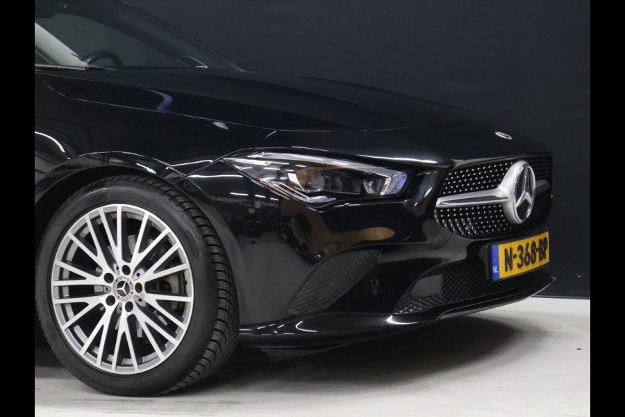 Mercedes-Benz CLA-Klasse Shooting Brake 200 Business Solution Luxury [SCHUIFKANTELDAK, SFEERVERLICHTING, TREKHAAK UITKLAPBAAR, MEMORY SEATS, BURMESTER, APPLE CARPLAY, ANDROID, STOELVERWARMING, CAMERA, VOL LEDER, CRUISE, CLIMATE, NIEUWSTAAT]
