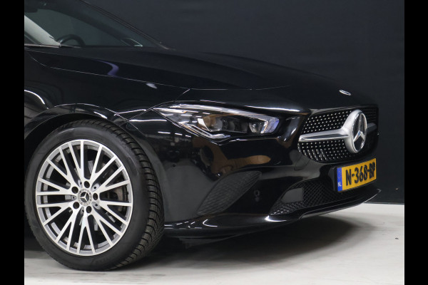 Mercedes-Benz CLA-Klasse Shooting Brake 200 Business Solution Luxury [SCHUIFKANTELDAK, SFEERVERLICHTING, TREKHAAK UITKLAPBAAR, MEMORY SEATS, BURMESTER, APPLE CARPLAY, ANDROID, STOELVERWARMING, CAMERA, VOL LEDER, CRUISE, CLIMATE, NIEUWSTAAT]
