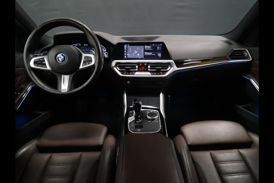 BMW 3 Serie Touring 320e Business Edition Plus M Sport [HEAD-UP, APPLE CARPLAY, ANDROID, STOELVERWARMING, CAMERA, VOL LEDER, PDC RONDOM, CRUISE, CLIMATE, NIEUWSTAAT]