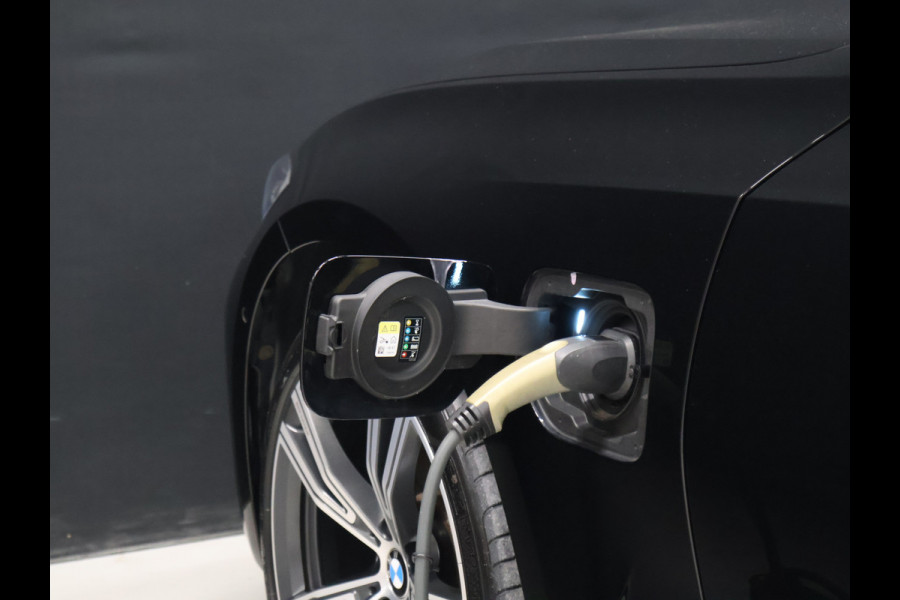 BMW 3 Serie Touring 320e Business Edition Plus M Sport [HEAD-UP, APPLE CARPLAY, ANDROID, STOELVERWARMING, CAMERA, VOL LEDER, PDC RONDOM, CRUISE, CLIMATE, NIEUWSTAAT]