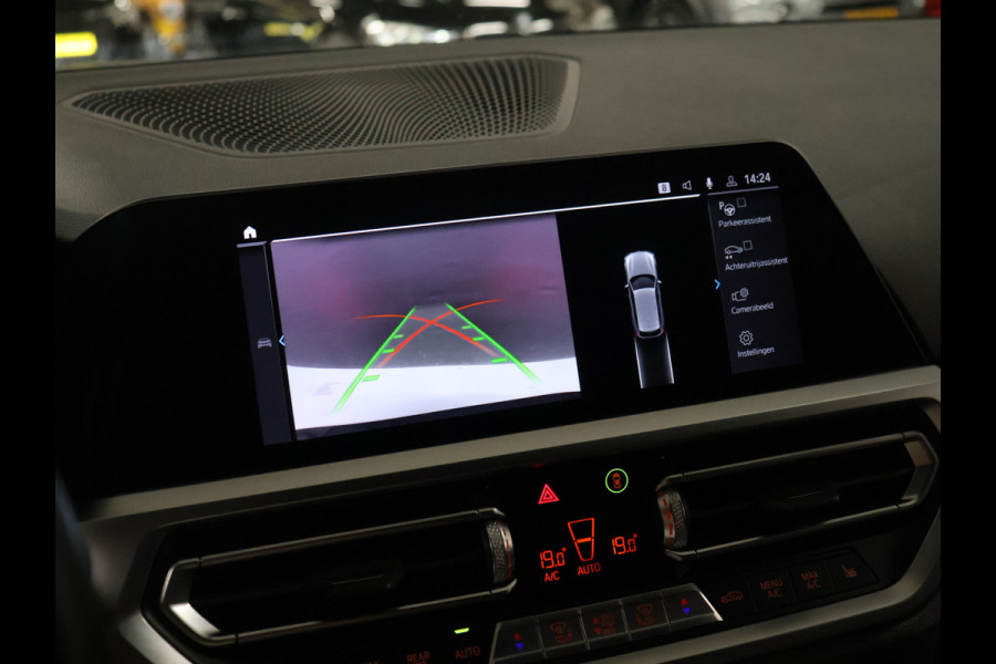 BMW 3 Serie Touring 320e Business Edition Plus M Sport [HEAD-UP, APPLE CARPLAY, ANDROID, STOELVERWARMING, CAMERA, VOL LEDER, PDC RONDOM, CRUISE, CLIMATE, NIEUWSTAAT]
