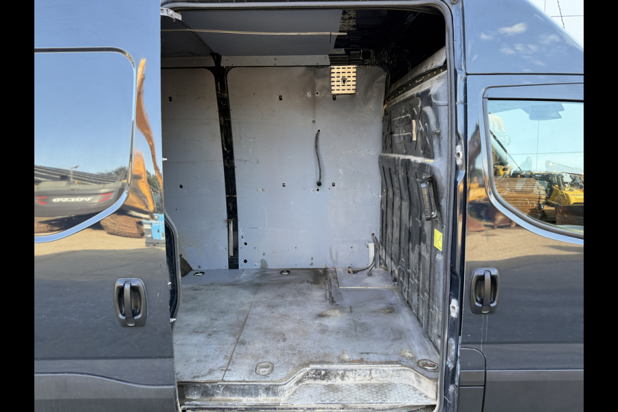 Iveco Daily 35S14 2.3 Automaat L2H2 Climate Control Cruise Control 3.5t Trekhaak