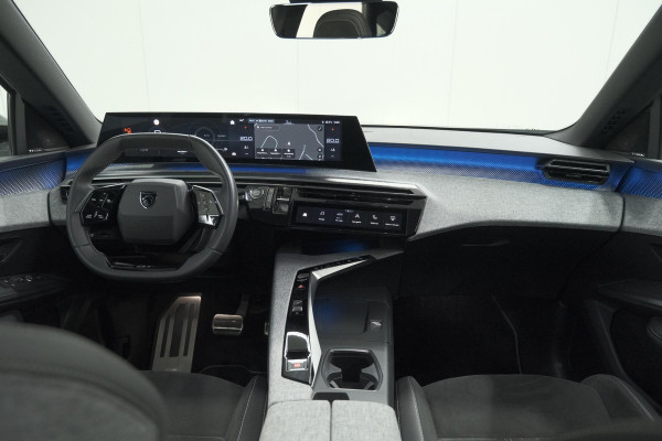 Peugeot 3008 1.2 Hybrid 136 GT | Panoramadak | FOCAL Audio | Alcantara Executive Pakket | 360 Camera | Adaptieve Cruise Control