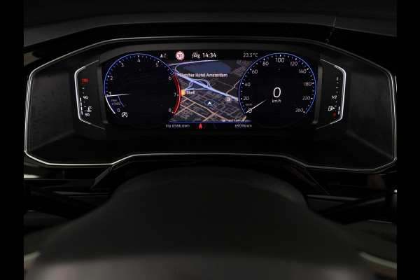 Volkswagen Polo 1.0 TSI R-Line Business 95 PK | Navigatie | Camera | Stoelverwarming | Extra getint glas