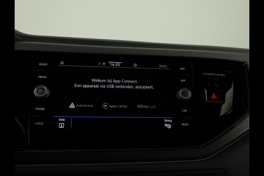 Volkswagen Polo 1.0 TSI R-Line Business 95 PK | Navigatie | Camera | Stoelverwarming | Extra getint glas