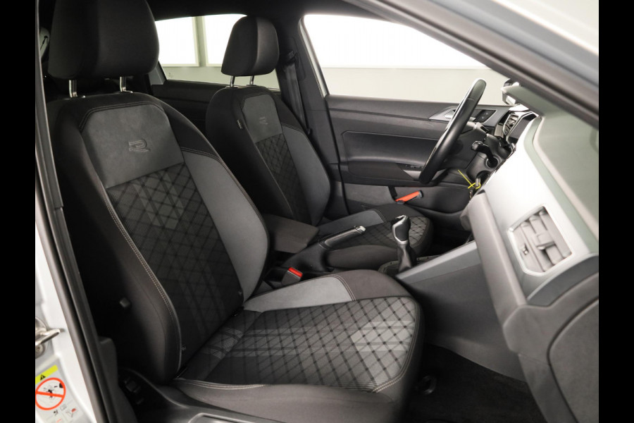 Volkswagen Polo 1.0 TSI R-Line Business 95 PK | Navigatie | Camera | Stoelverwarming | Extra getint glas