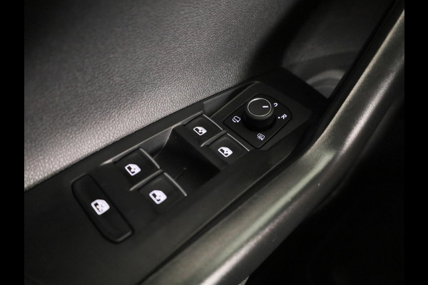 Volkswagen Polo 1.0 TSI R-Line Business 95 PK | Navigatie | Camera | Stoelverwarming | Extra getint glas