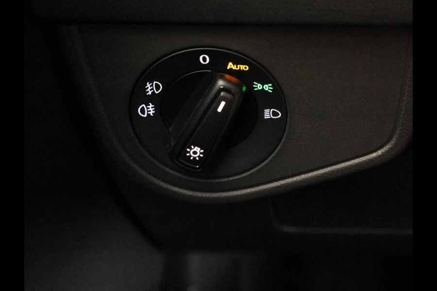 Volkswagen Polo 1.0 TSI R-Line Business 95 PK | Navigatie | Camera | Stoelverwarming | Extra getint glas