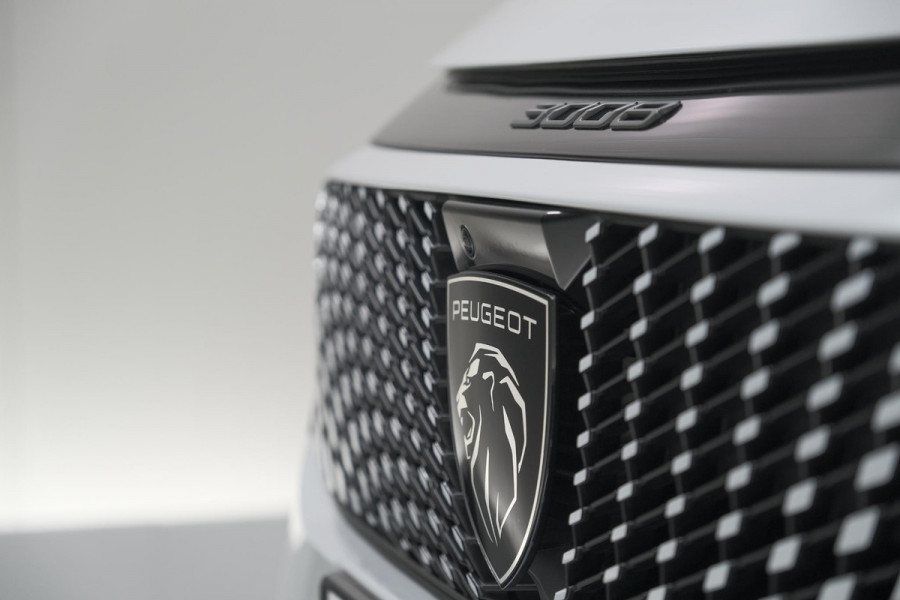 Peugeot 3008 1.2 Hybrid 136 GT | Panoramadak | FOCAL Audio | Alcantara Executive Pakket | 360 Camera | Adaptieve Cruise Control