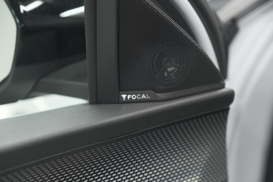 Peugeot 3008 1.2 Hybrid 136 GT | Panoramadak | FOCAL Audio | Alcantara Executive Pakket | 360 Camera | Adaptieve Cruise Control
