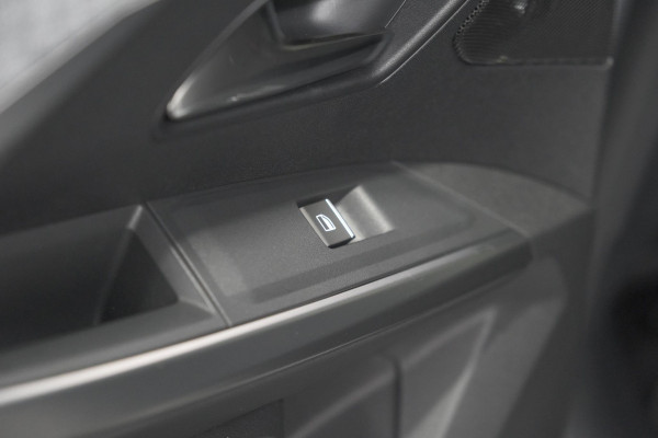 Peugeot 3008 1.2 Hybrid 136 GT | Panoramadak | FOCAL Audio | Alcantara Executive Pakket | 360 Camera | Adaptieve Cruise Control