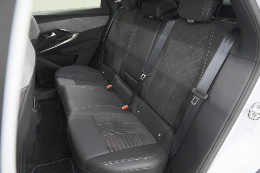Peugeot 3008 1.2 Hybrid 136 GT | Panoramadak | FOCAL Audio | Alcantara Executive Pakket | 360 Camera | Adaptieve Cruise Control