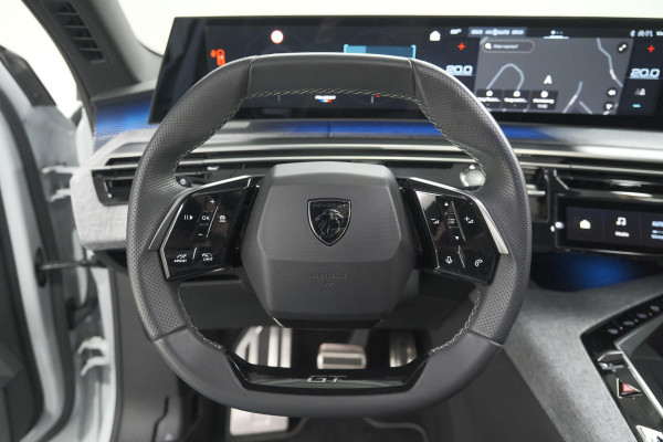 Peugeot 3008 1.2 Hybrid 136 GT | Panoramadak | FOCAL Audio | Alcantara Executive Pakket | 360 Camera | Adaptieve Cruise Control