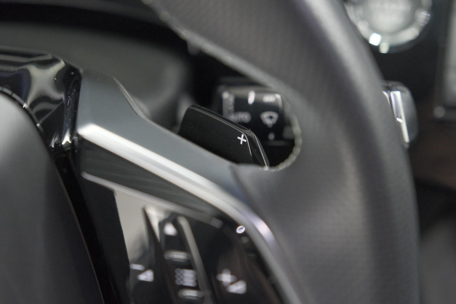 Peugeot 3008 1.2 Hybrid 136 GT | Panoramadak | FOCAL Audio | Alcantara Executive Pakket | 360 Camera | Adaptieve Cruise Control