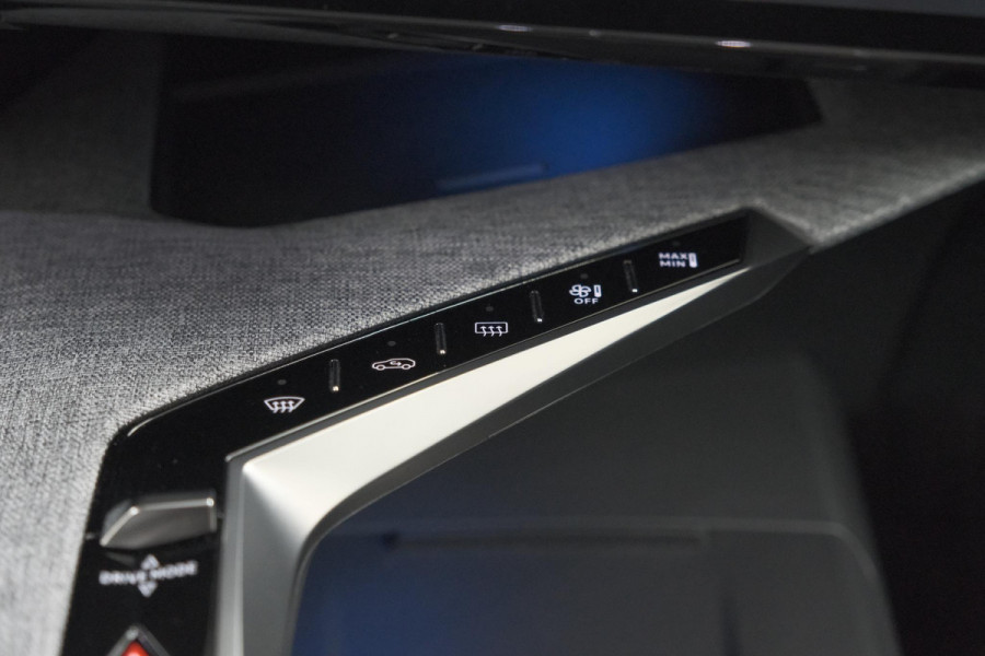 Peugeot 3008 1.2 Hybrid 136 GT | Panoramadak | FOCAL Audio | Alcantara Executive Pakket | 360 Camera | Adaptieve Cruise Control
