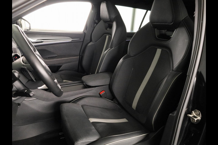 Škoda Kodiaq 1.5 TSI PHEV Sportline Business 204pk | Electrisch glazen Panoramadak | wegklapbare trekhaak | Licht & View pakket | Winterpakket