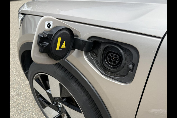 Volvo XC40 1.5 T4 Plug-in hybrid Plus Bright VOLVO DEALER ONDERHOUDEN | PANO| 360 CAMERA| HARMAN KARDON| STOEL + STUURVERWARMING|