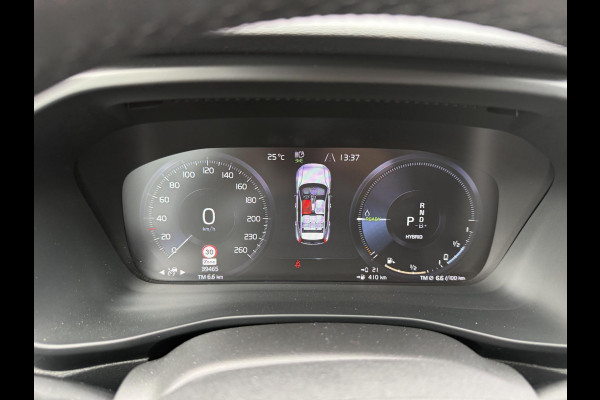 Volvo XC40 1.5 T4 Plug-in hybrid Plus Bright VOLVO DEALER ONDERHOUDEN | PANO| 360 CAMERA| HARMAN KARDON| STOEL + STUURVERWARMING|