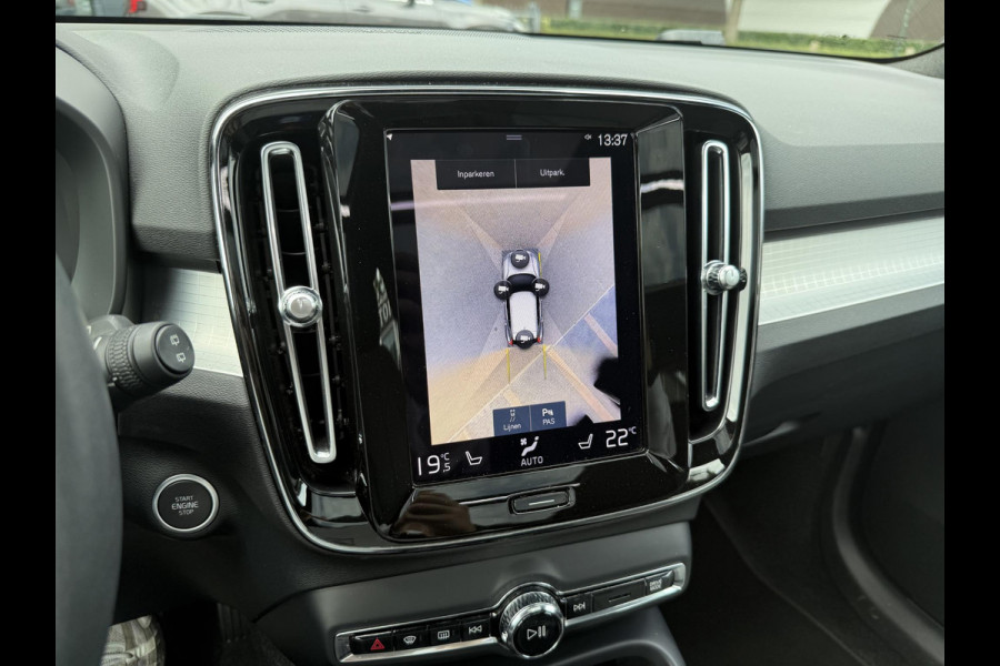 Volvo XC40 1.5 T4 Plug-in hybrid Plus Bright VOLVO DEALER ONDERHOUDEN | PANO| 360 CAMERA| HARMAN KARDON| STOEL + STUURVERWARMING|