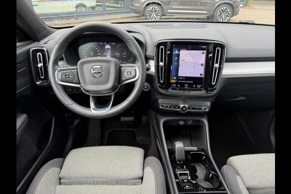 Volvo XC40 1.5 T4 Plug-in hybrid Plus Bright VOLVO DEALER ONDERHOUDEN | PANO| 360 CAMERA| HARMAN KARDON| STOEL + STUURVERWARMING|