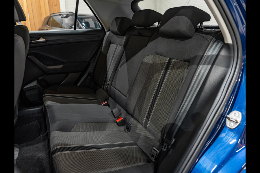 Volkswagen T-Roc 1.5 TSI 150PK DSG Style, ACC, Apple Carplay, Android Auto, Clima, Camera, Multistuur, Voll Onderhoud