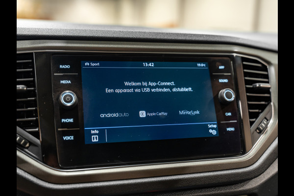 Volkswagen T-Roc 1.5 TSI 150PK DSG Style, ACC, Apple Carplay, Android Auto, Clima, Camera, Multistuur, Voll Onderhoud