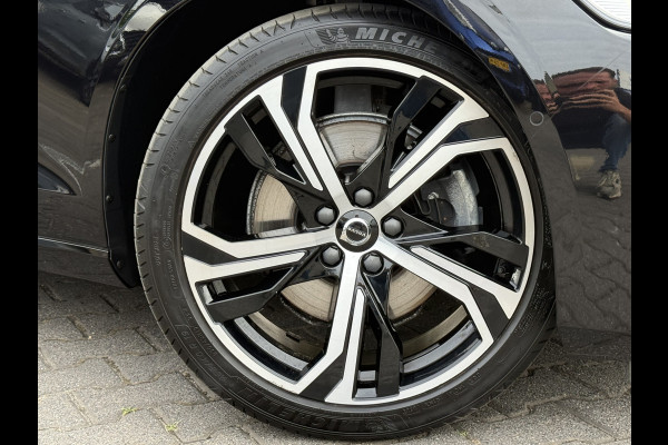 Volvo V60 2.0 B4 Plus Dark | CarPlay | ACC | H/K Audio | Memory | 19 inch